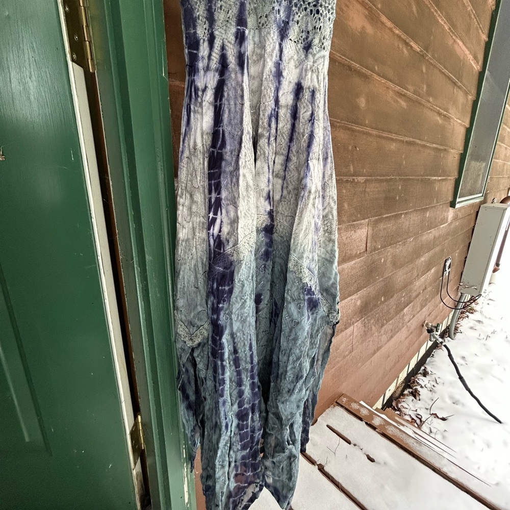 Elegant Backless Tie-Dye Dress - Picture 4 of 5